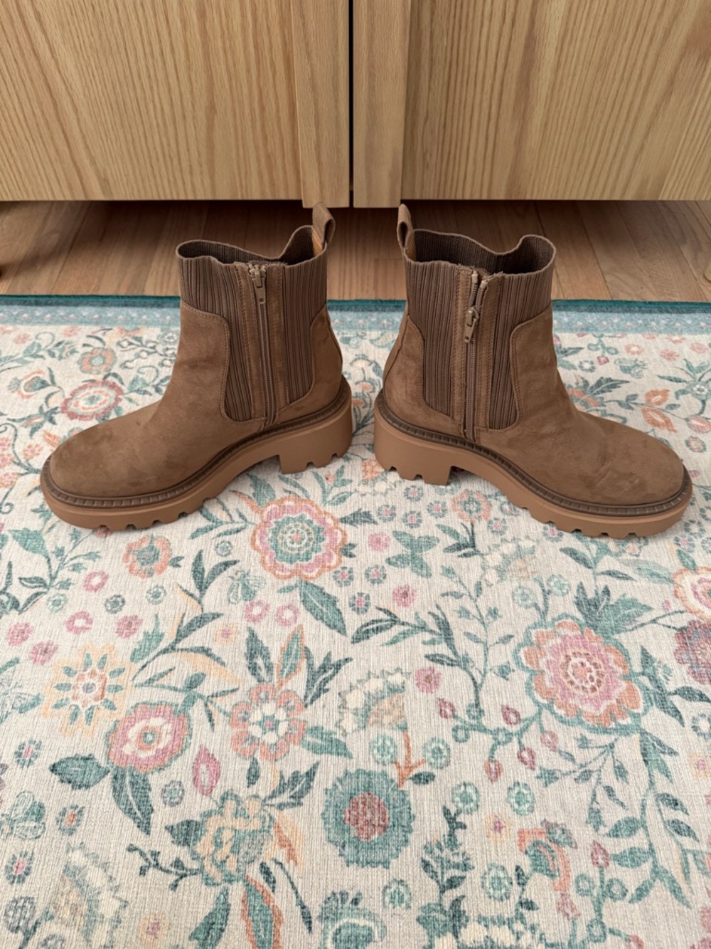 Universal Thread Boot - Picture 6 of 6